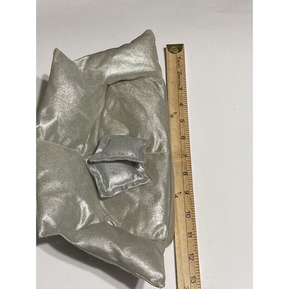 Vintage Polyfect Toys Silver Fabric Couch For Fashion Dolls Made in Hong Kong - Picture 10 of 10